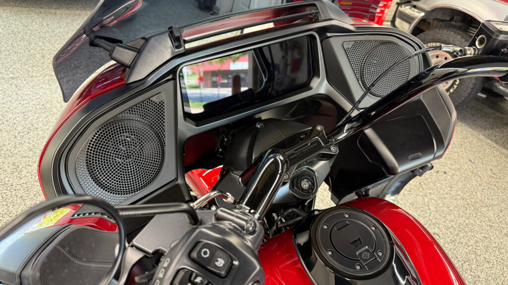 Harley-Road-Glide-2025-2